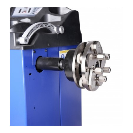 Adaptateur universel pour jantes pleines : centrage ajustable, haute qualité et polyvalent.