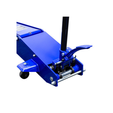 Elevate vehicles effortlessly with the Mammuth 3-ton workshop jack.