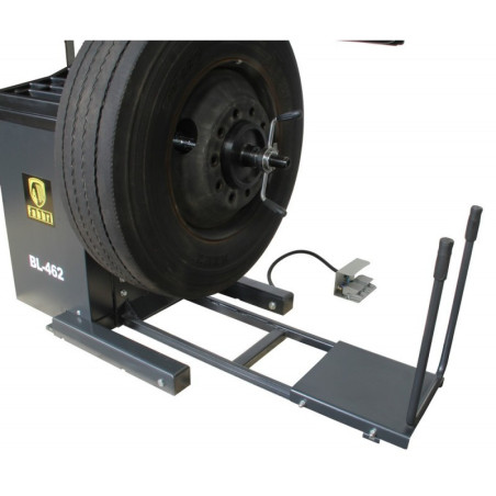 Équilibreuse de pneus professionnelle Fabbri : efficacité et praticité pour roues parfaitement équilibrées!