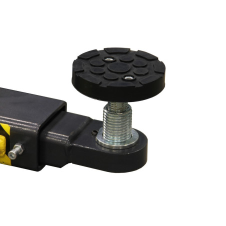 Pont élévateur mobile à colonne unique, robuste et pratique, signé Falco Sollevatori.