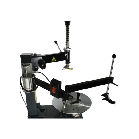 Image: "Pack professionnel de montage et démontage de pneus FABBRI, compact et efficace.