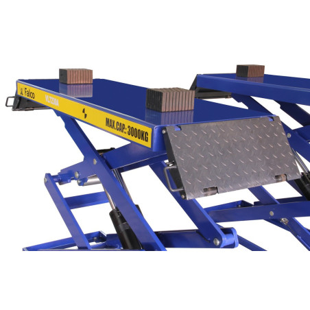 Élévateur à double ciseaux Falco Sollevatori : qualité et sécurité pour professionnels exigeants.