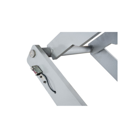 Élévateur double-ciseaux Invento SL S 32 : robuste, fiable, sécurisé, idéal pour ateliers automobiles.