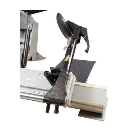 INVENTO TCS 656: Advanced Truck Tire Changer for Professional Maintenance